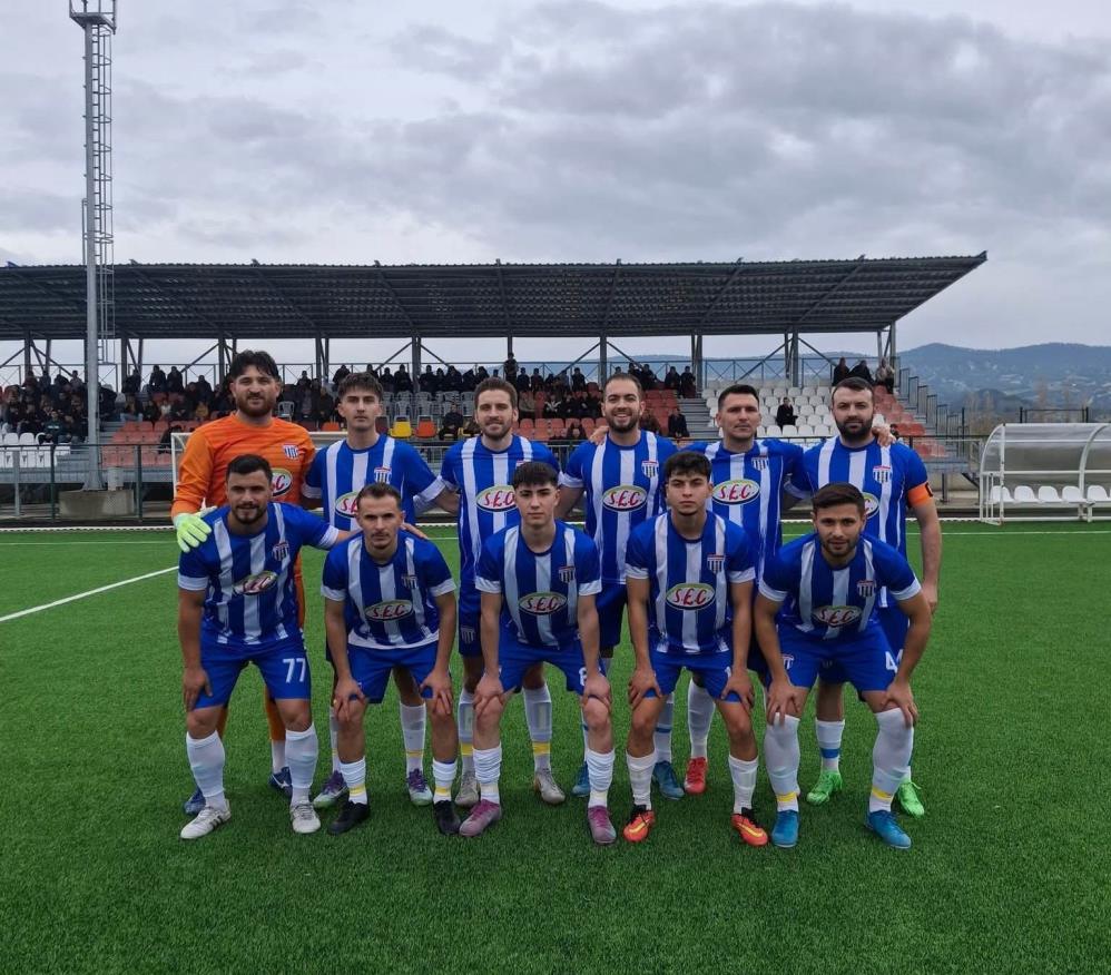 Manisada Trazlar Spor Sahada 7 Kisi Kalinca Mucadele 77 Dakikada Durduruldu (1)