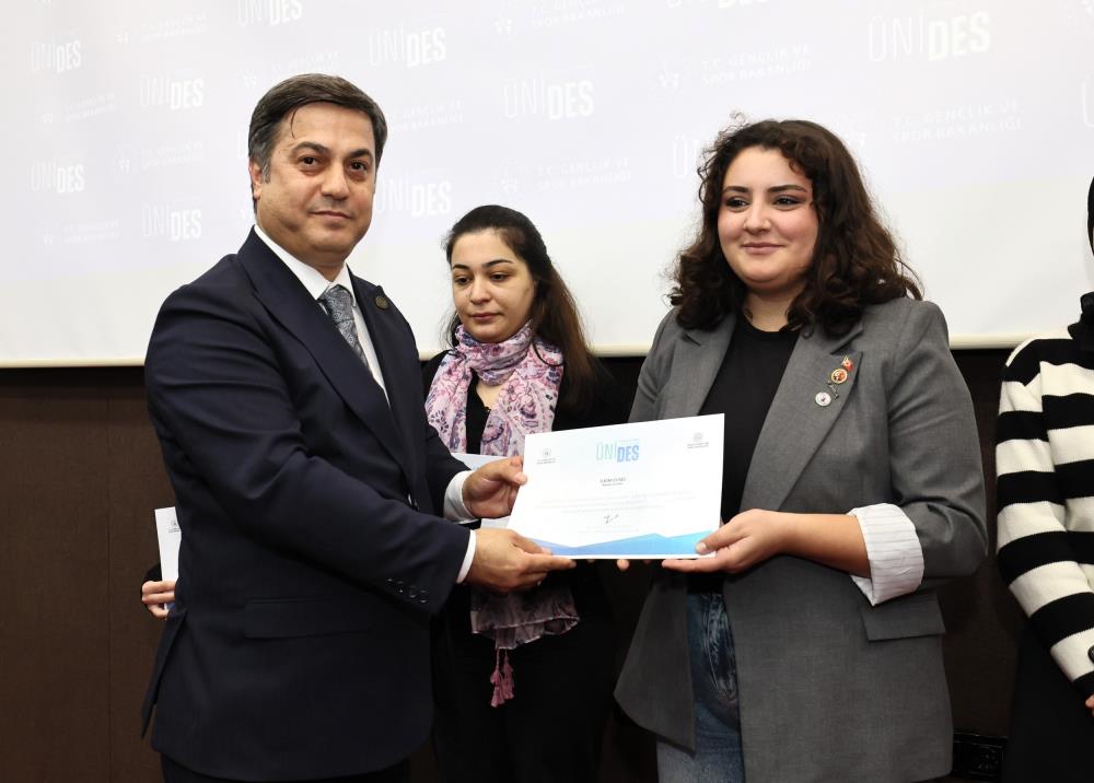 Manisada Ureten Genclere Sertifika Gururu (5)