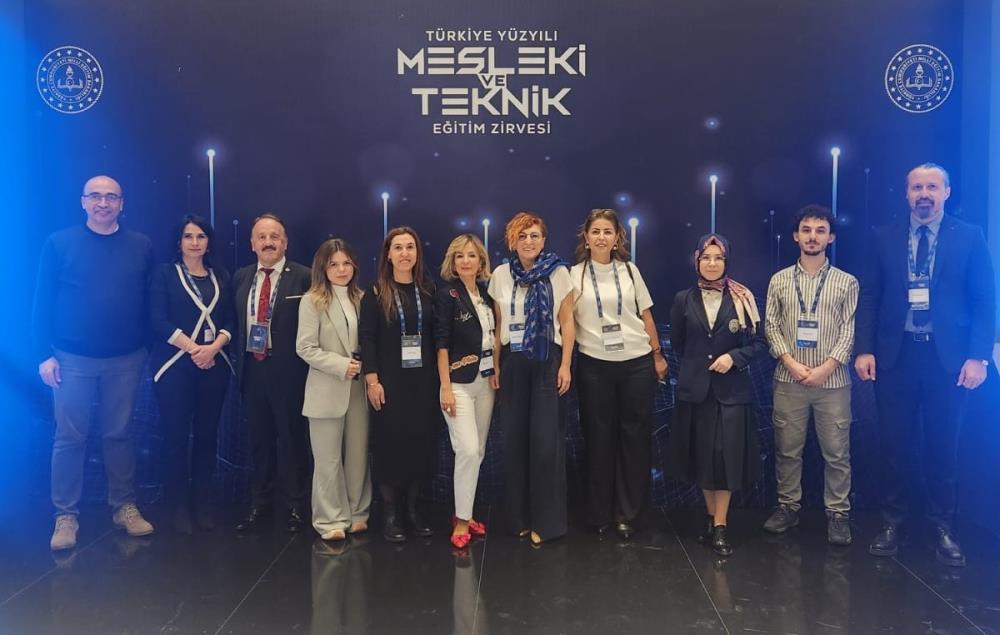 Mcbu Turkiye Yuzyili Mesleki Ve Teknik Egitim Zirvesinde Aktif Rol Aldi (2)