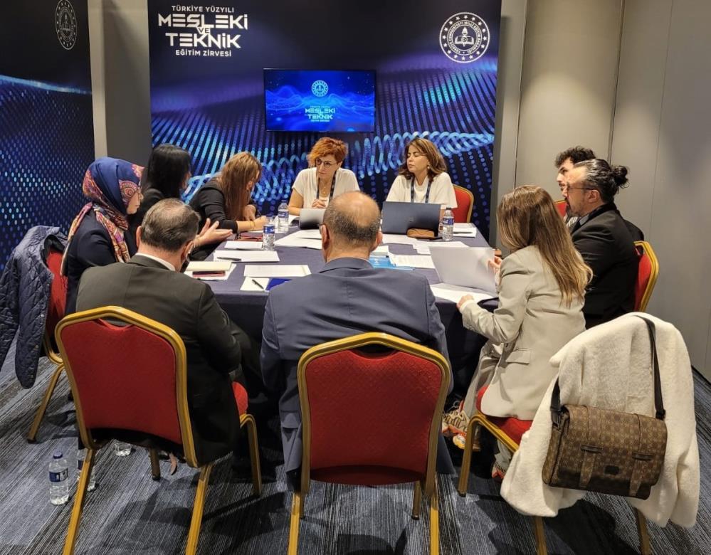 Mcbu Turkiye Yuzyili Mesleki Ve Teknik Egitim Zirvesinde Aktif Rol Aldi (4)