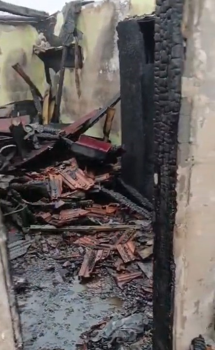 Mekanda Çıkan Yangın Can Aldı Kadın Alevlerin Arasında Hayatını Kaybetti (2)