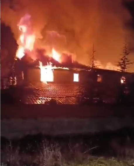 Mekanda Çıkan Yangın Can Aldı Kadın Alevlerin Arasında Hayatını Kaybetti (5)