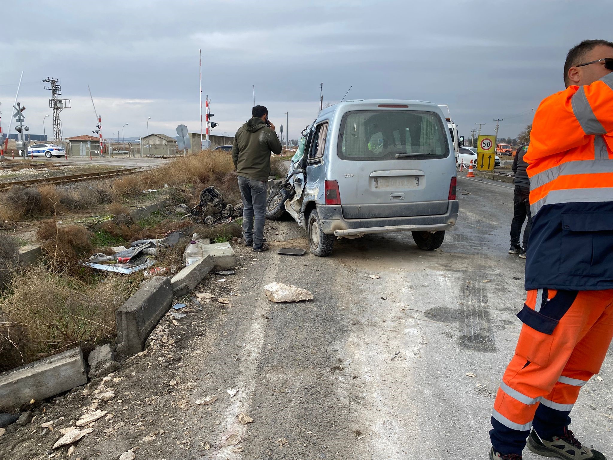 Mermer Yuklu Tir Dehseti Tali Yoldan Cikarken Can Verdi 03