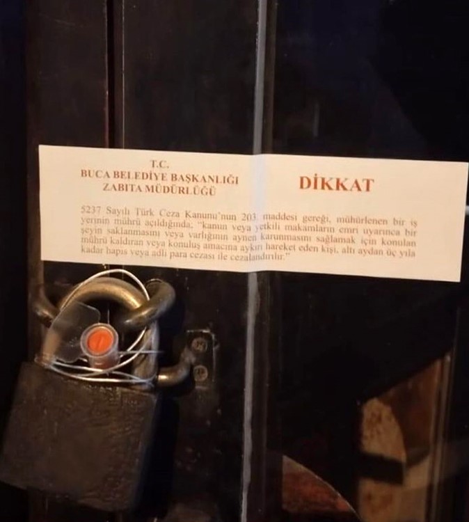 Mide Bulandıran Görüntüler İzmir’den! Böreklerin Üzerinde Fare Gezdi (2)