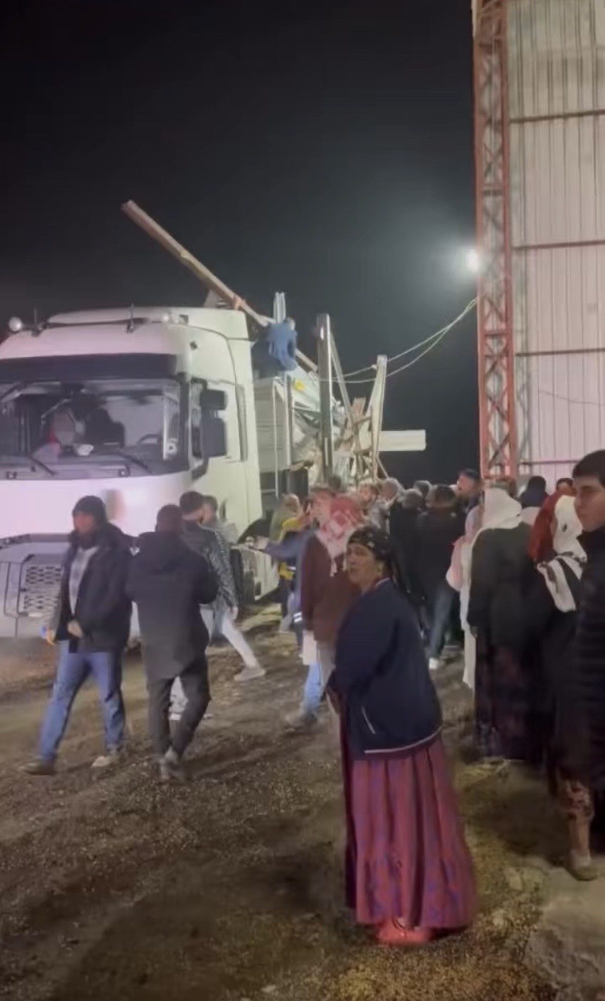 Mısır Kurutma Silosu Can Aldı 3 Günlük Baba Enkaz Altında Kaldı (3)