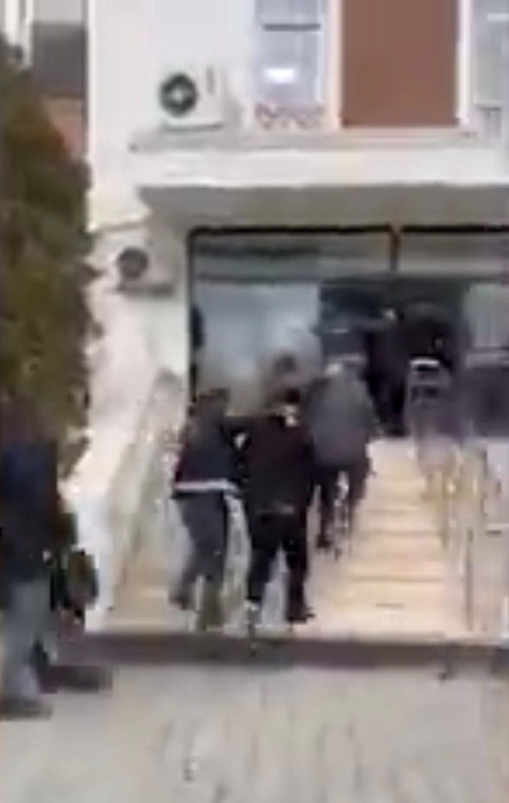 Nefes Kesen Operasyon Tırın Gizli Bölmesinden Uyuşturucu Fışkırdı! (2)