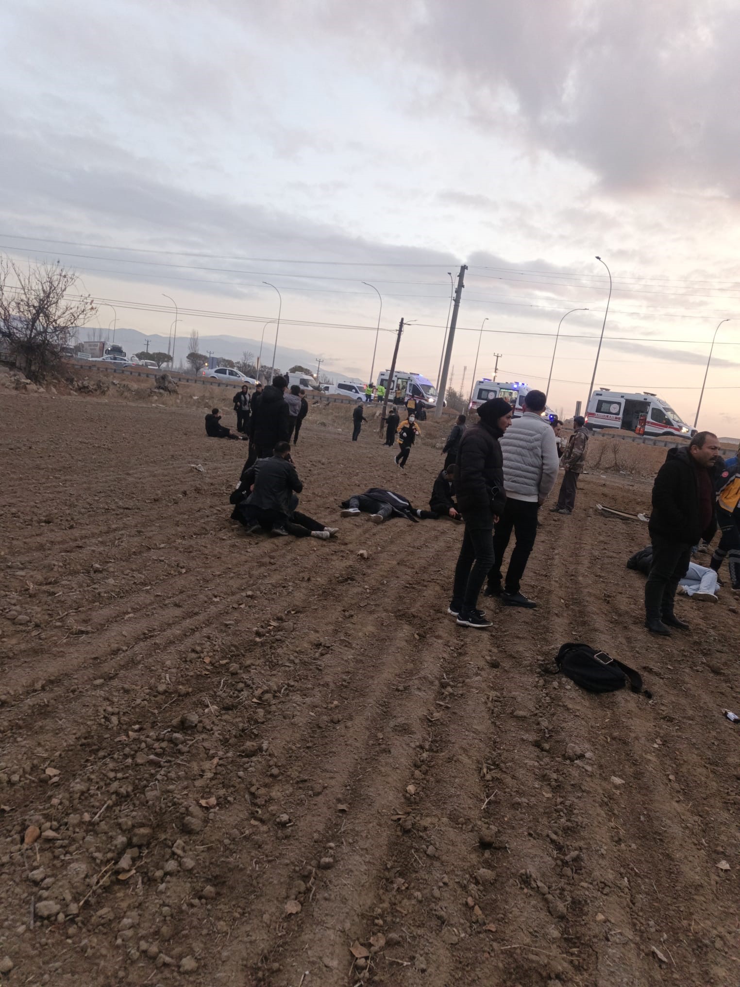 Ogrencilerle Dolu Midibus Sarampole Yuvarlandi 17 Kisi Hastanelik Oldu (2)