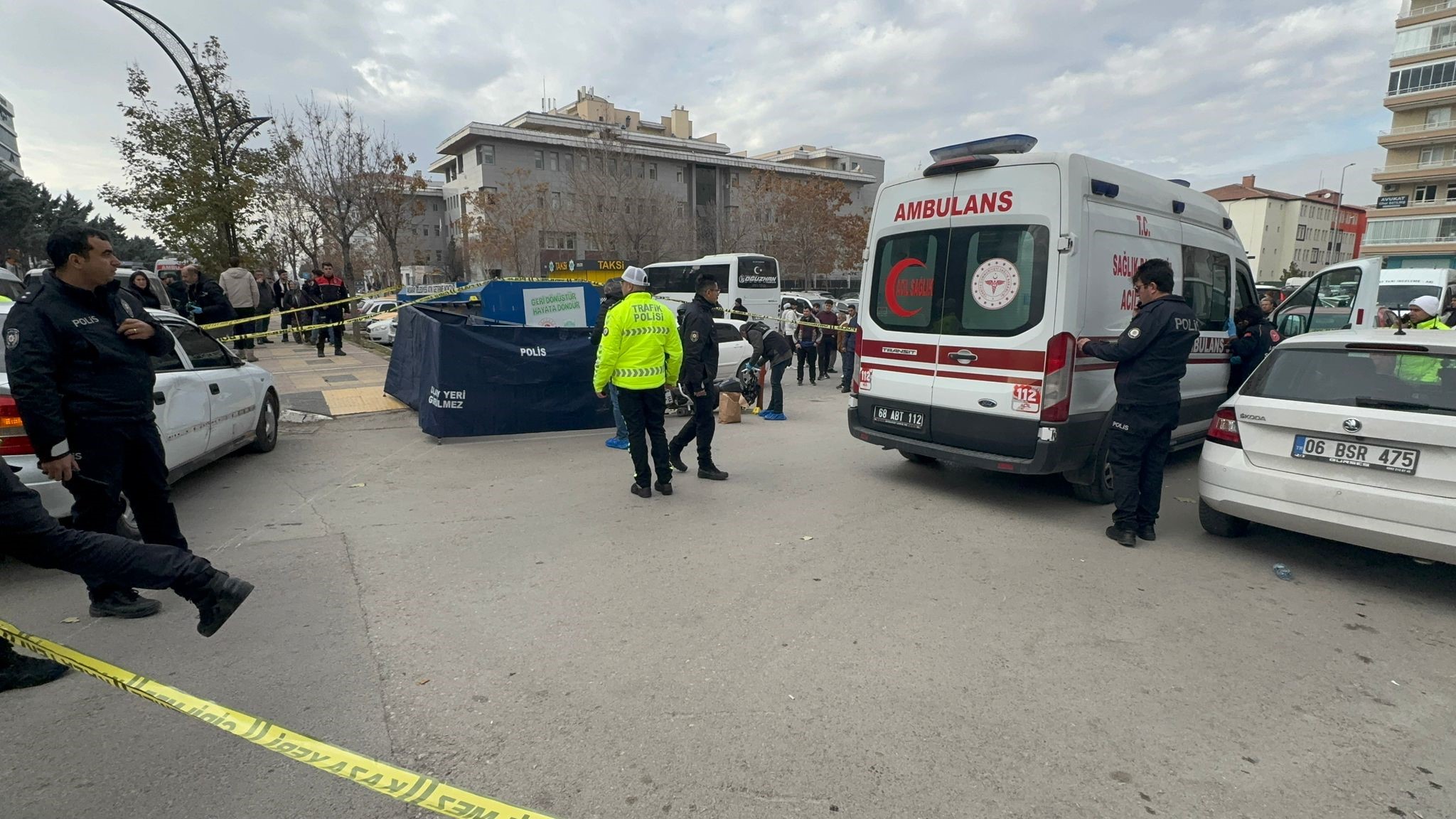 Okul Yolunda Olum 17 Yasindaki Lise Ogrencisi Kaldirimda Can Verdi 01