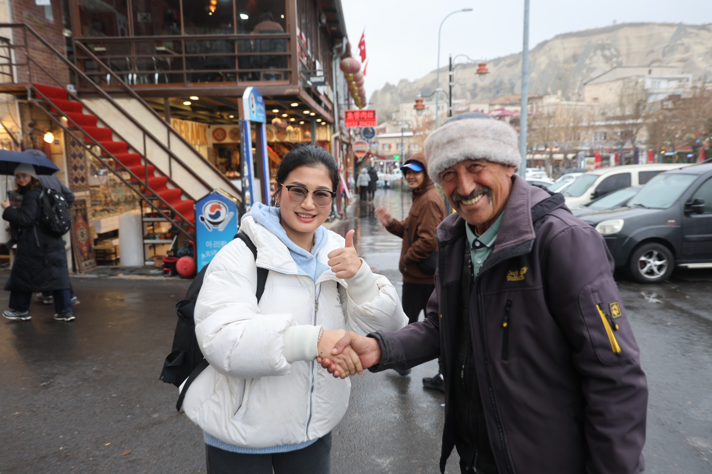 Ortaokul Mezunu Ama 9 Dil Biliyor Bilge Cemalettin Amca Dunyayi Sasirtiyor 02