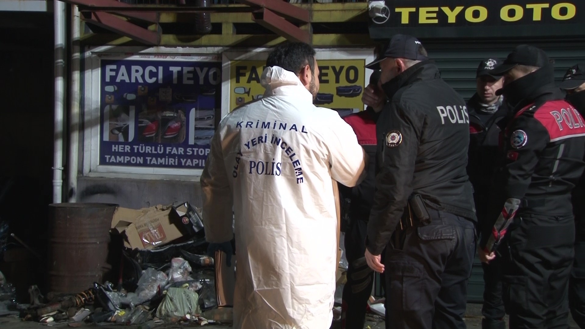 Oto Sanayide Gece Yarısı Felaket Alevler Arasında Kalan Adam Hayatını Kaybetti (7)