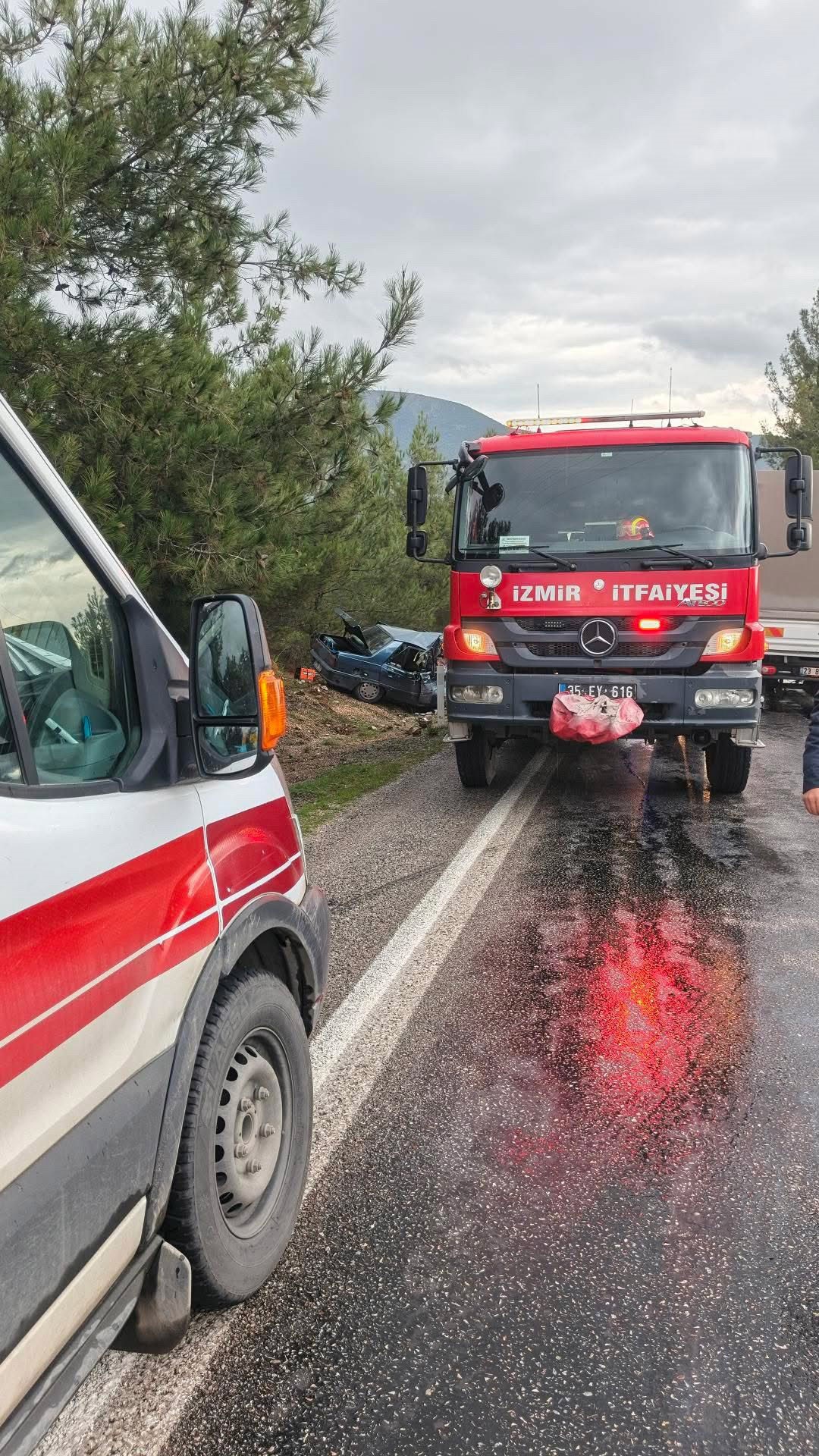Otomobil Paramparça Oldu İki Yolcu Olay Yerinde Hayatını Kaybetti (2)