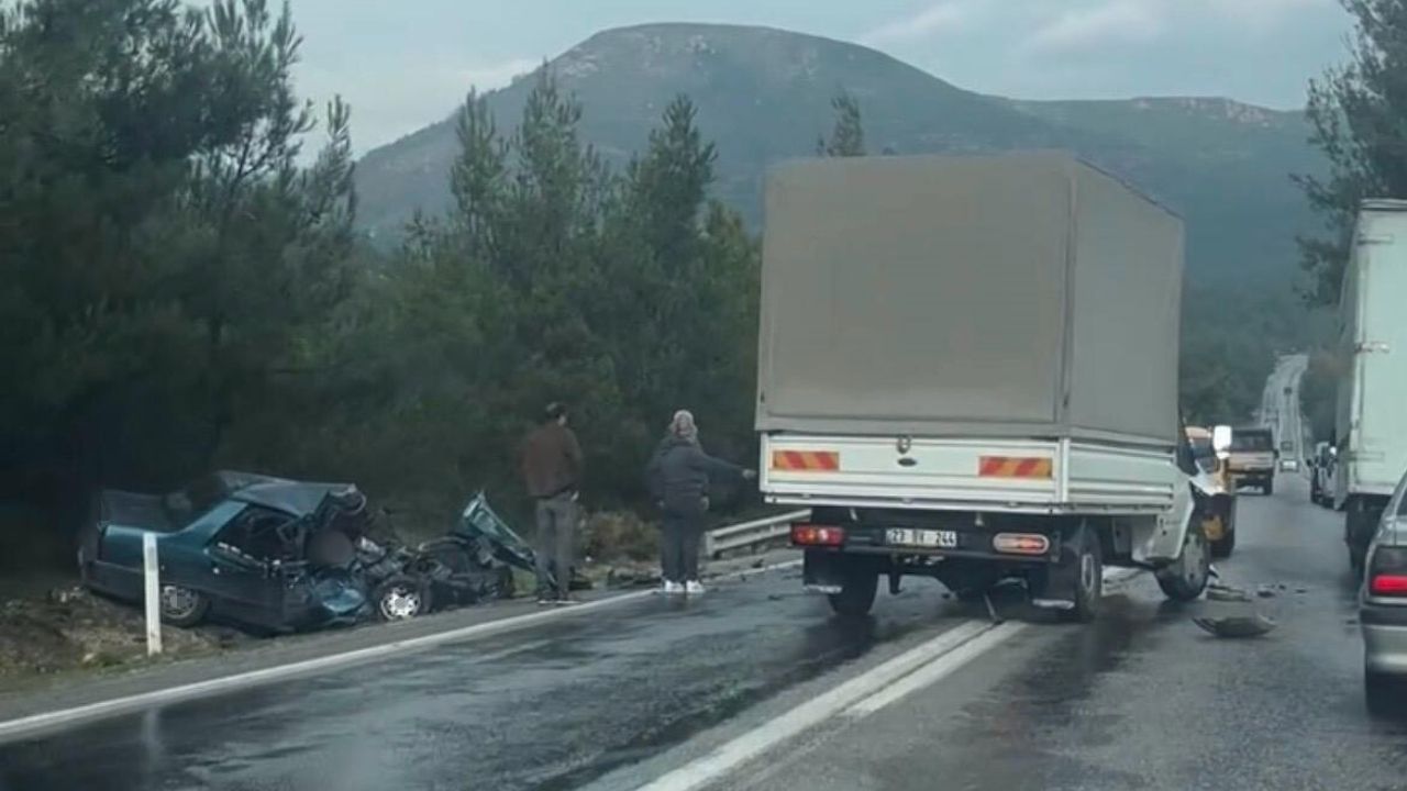 Otomobil Paramparça Oldu İki Yolcu Olay Yerinde Hayatını Kaybetti (3)