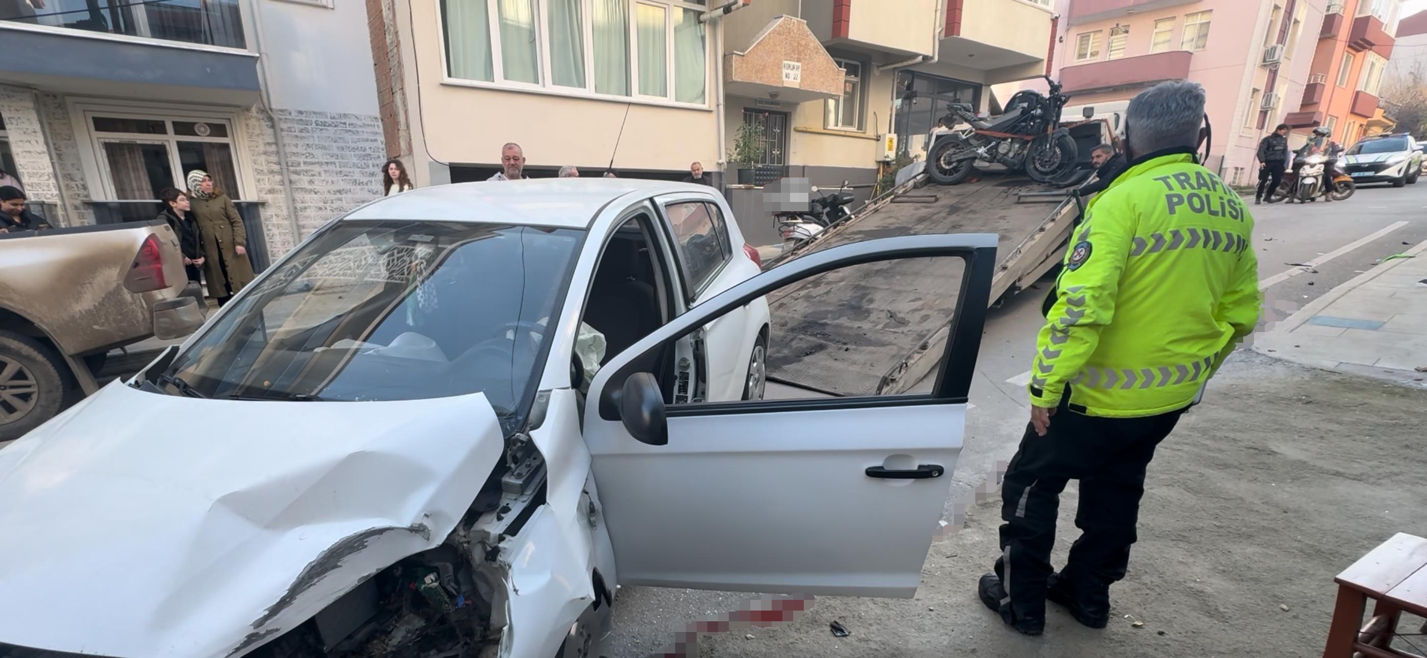 Otomobille Çarpıştı, Metrelerce Savruldu Motosiklet Sürücüsünün Öldüğü Kaza Anı Kamerada (4)