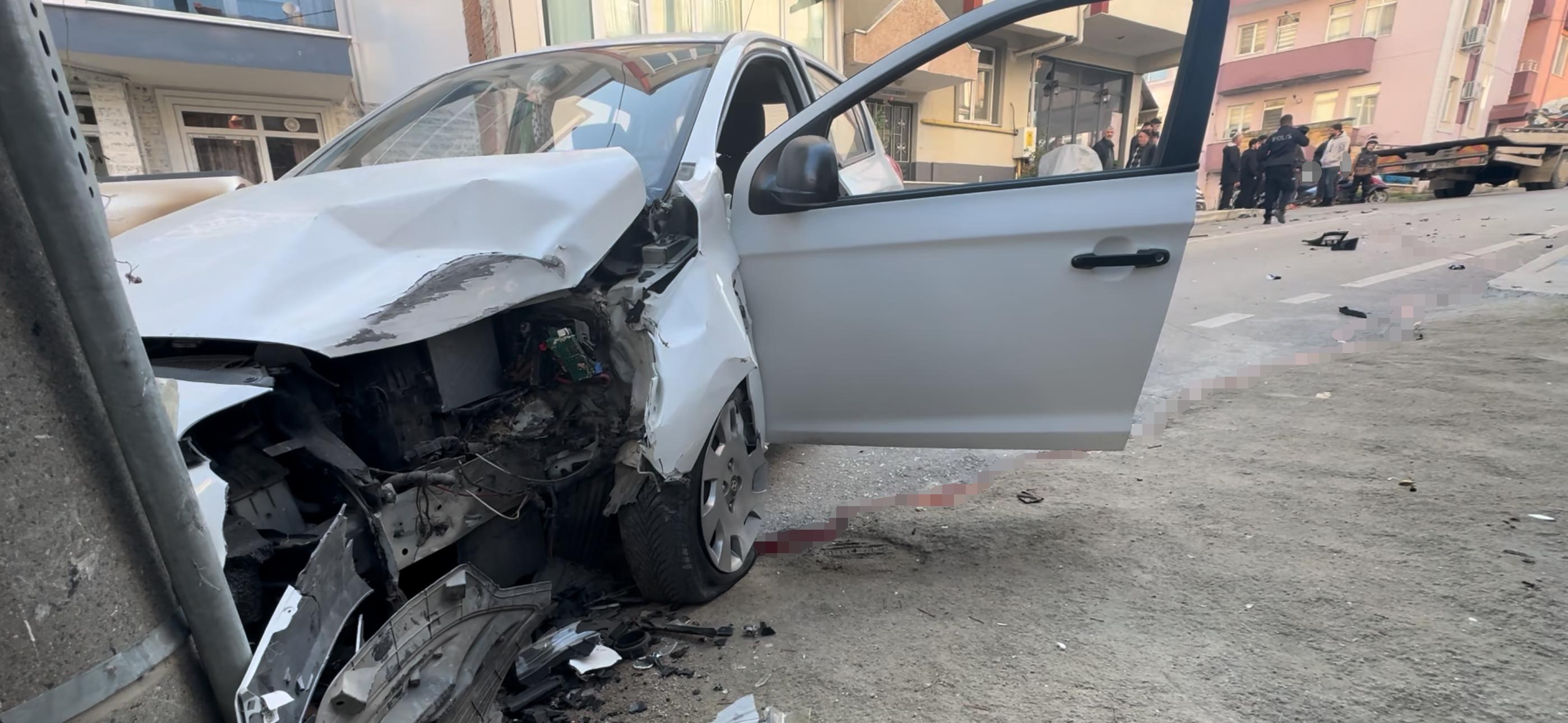 Otomobille Çarpıştı, Metrelerce Savruldu Motosiklet Sürücüsünün Öldüğü Kaza Anı Kamerada (5)