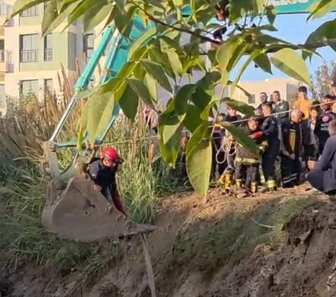 Oyun Faciaya Donustu Dereye Dusen Iki Arkadastan Biri Dakikalar Sonra Cansiz Bulundu 02