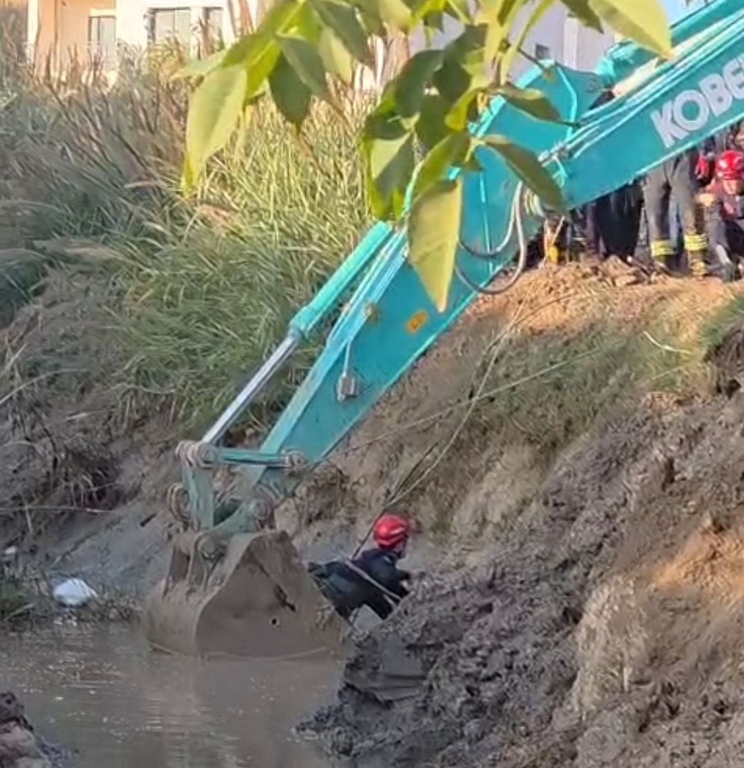 Oyun Faciaya Donustu Dereye Dusen Iki Arkadastan Biri Dakikalar Sonra Cansiz Bulundu 03