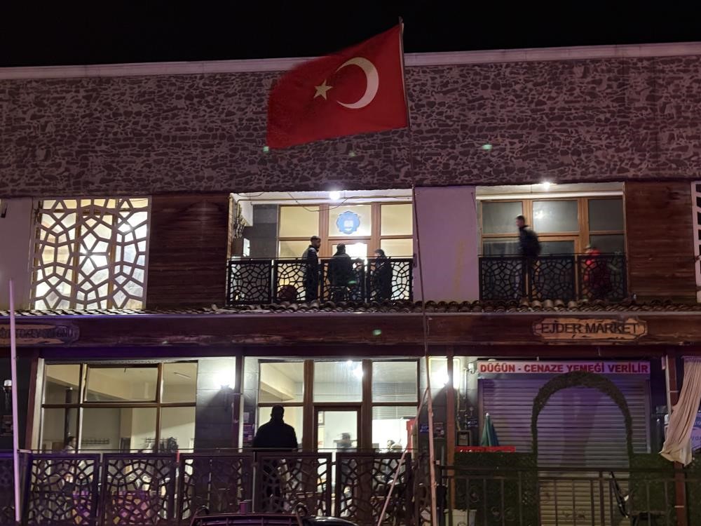 Oyun Salonunda Kanlı Kavga 19 Yaşındaki Genç Bıçaklanarak Öldürüldü (3)