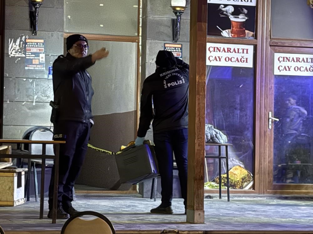 Oyun Salonunda Kanlı Kavga 19 Yaşındaki Genç Bıçaklanarak Öldürüldü (4)