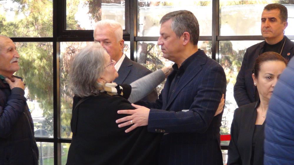 Ozgur Ozel Gulsah Durbayin 3 Gun Taziyesinde De Aileyi Yalniz Birakmadi (2)