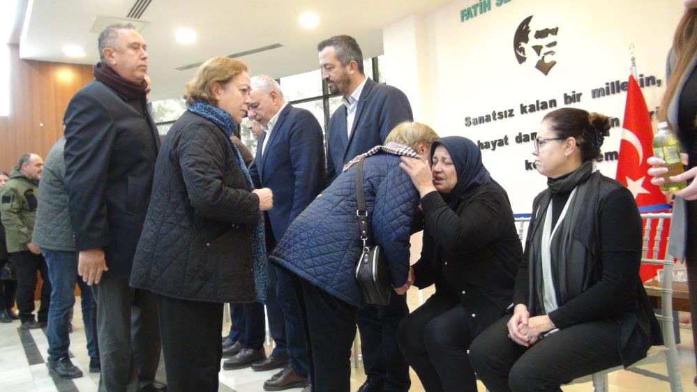 Ozgur Ozel Gulsah Durbayin 3 Gun Taziyesinde De Aileyi Yalniz Birakmadi (3)