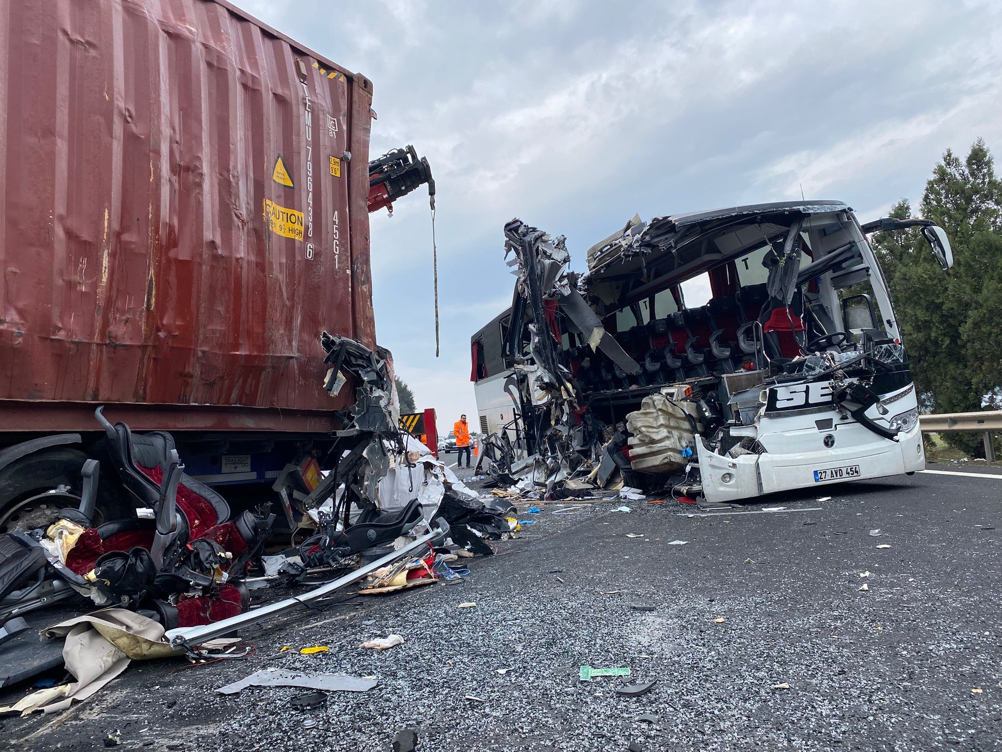 Sabaha Karşı Korkunç Çarpışma Otobüs Kazasında Ölü Sayısı 7’Ye Yükseldi (6)