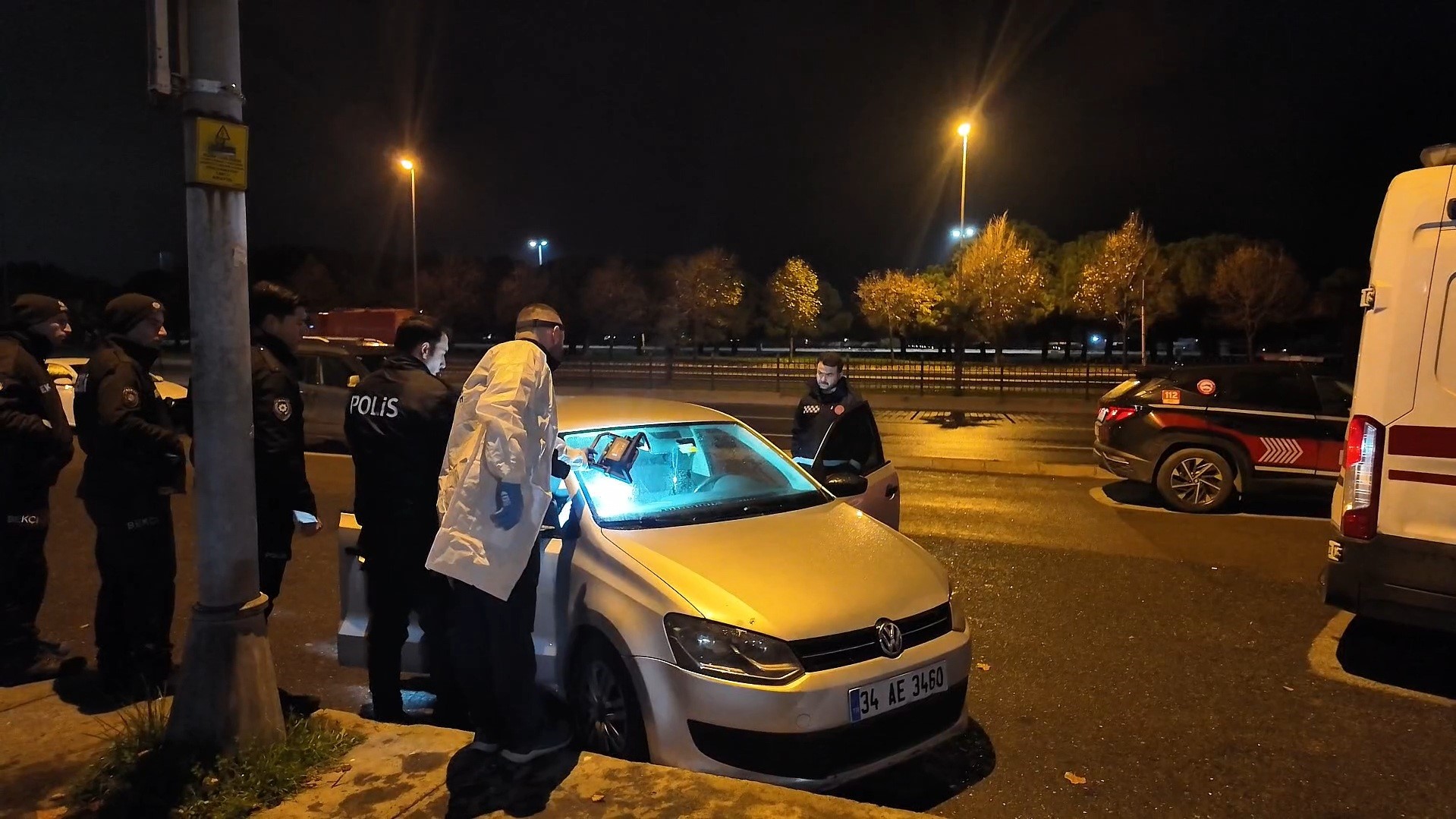 Sahilde Esrarengiz Gece 100 Metre Arayla Bulundular 03