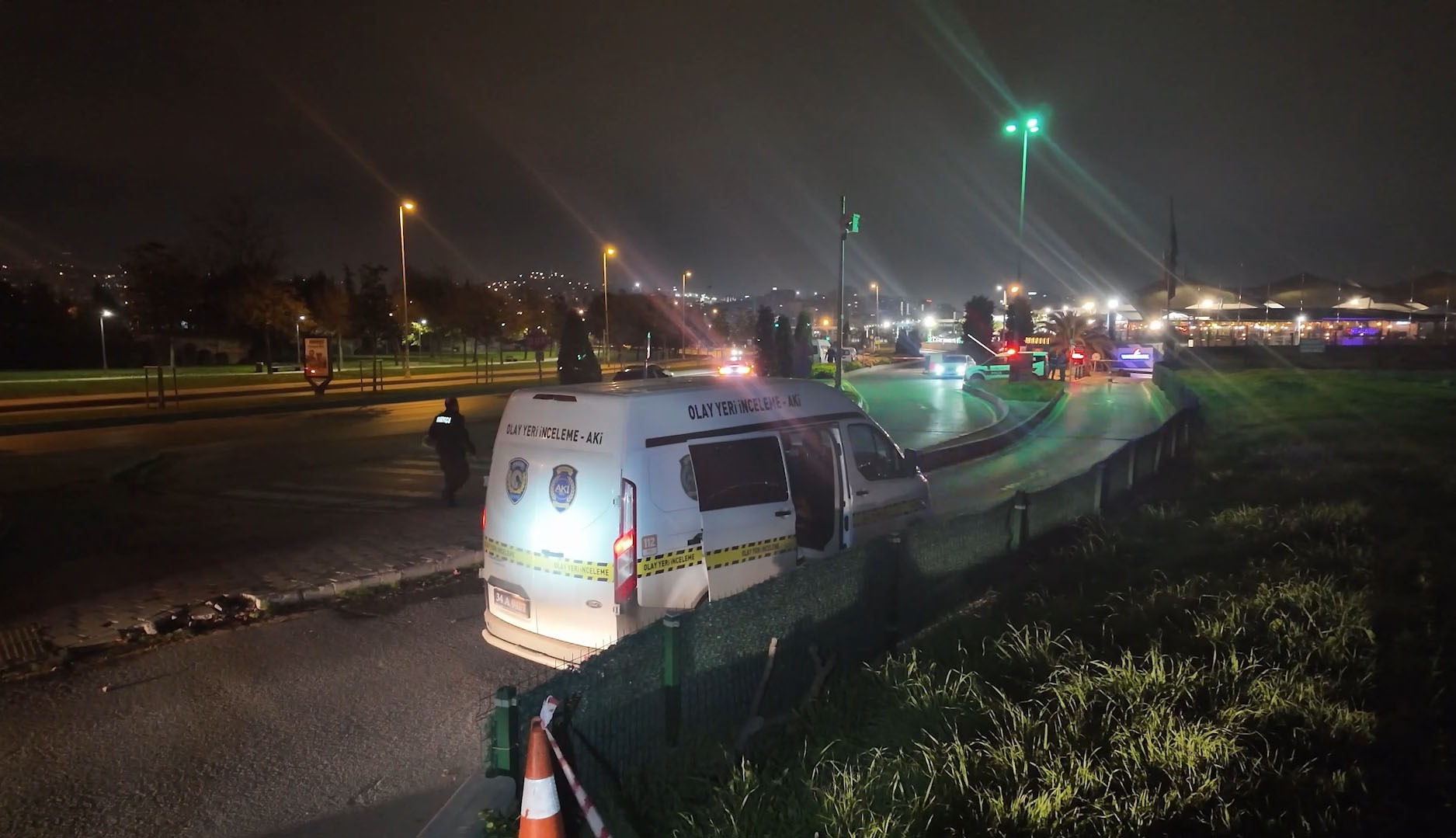 Sahilde Esrarengiz Gece 100 Metre Arayla Bulundular 04