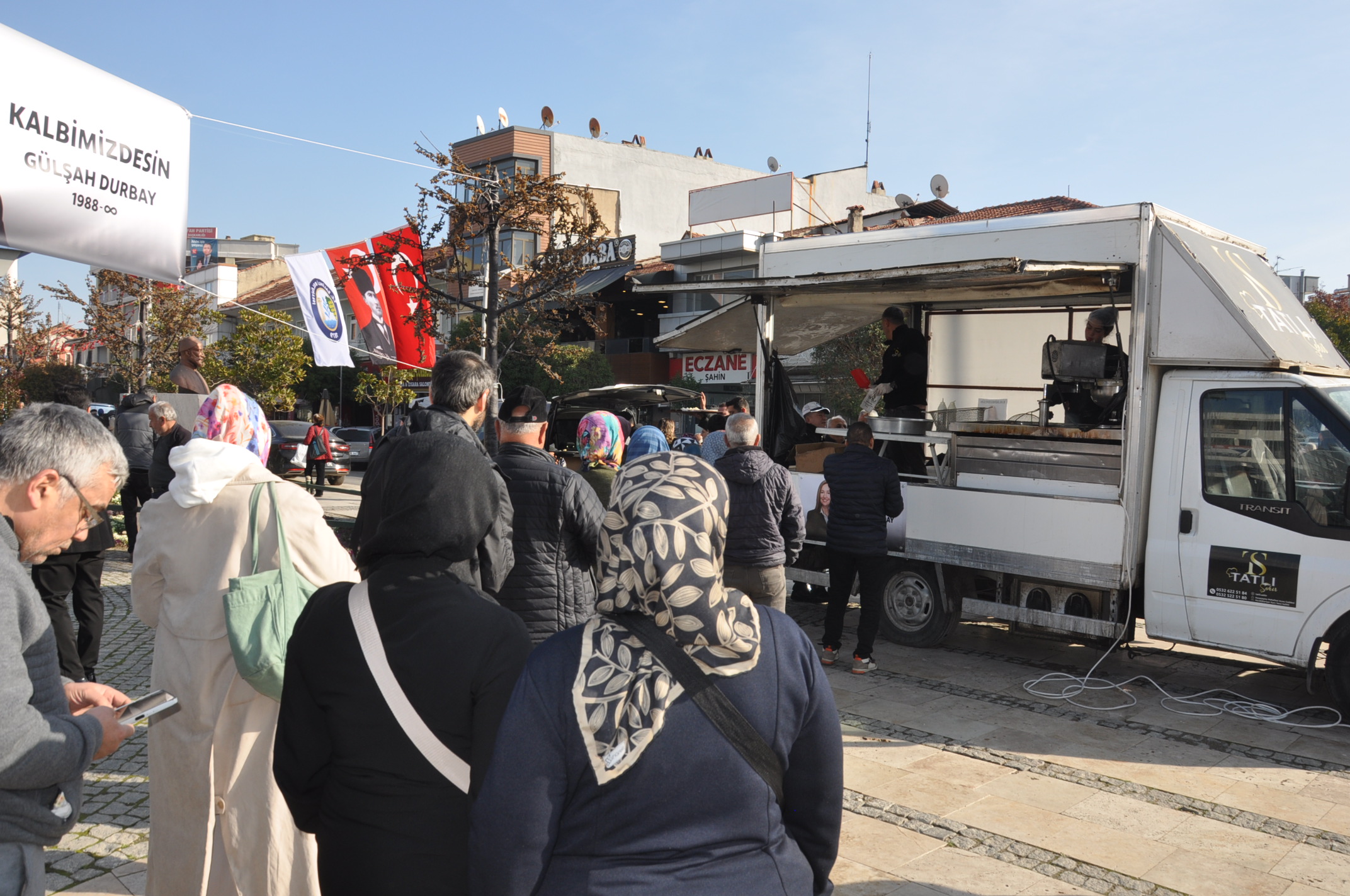 Salihli Belediyesi Gulsah Durbay Icin Lokma Hayri Duzenledi (4)