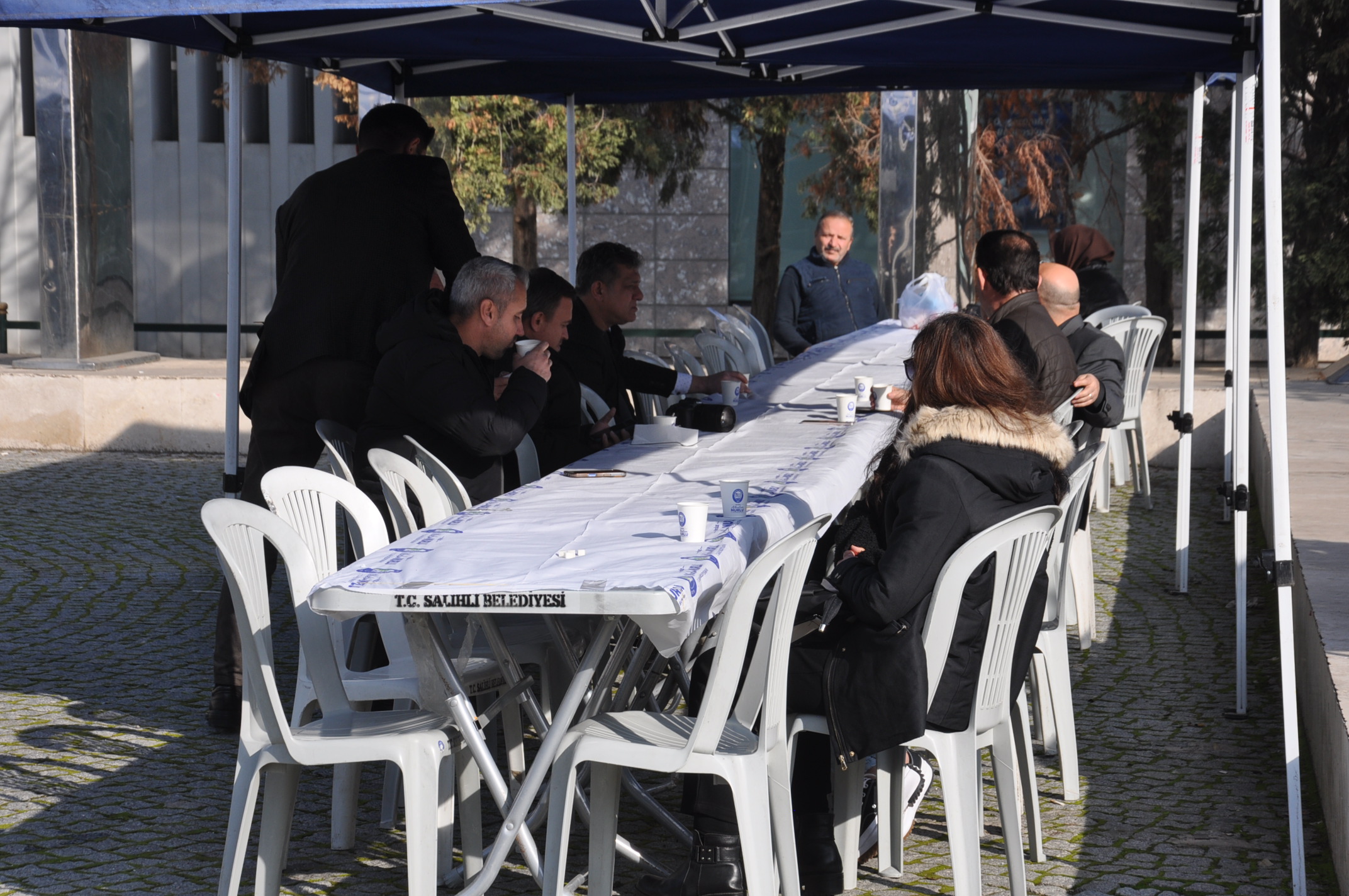 Salihli Belediyesi Gulsah Durbay Icin Lokma Hayri Duzenledi (7)
