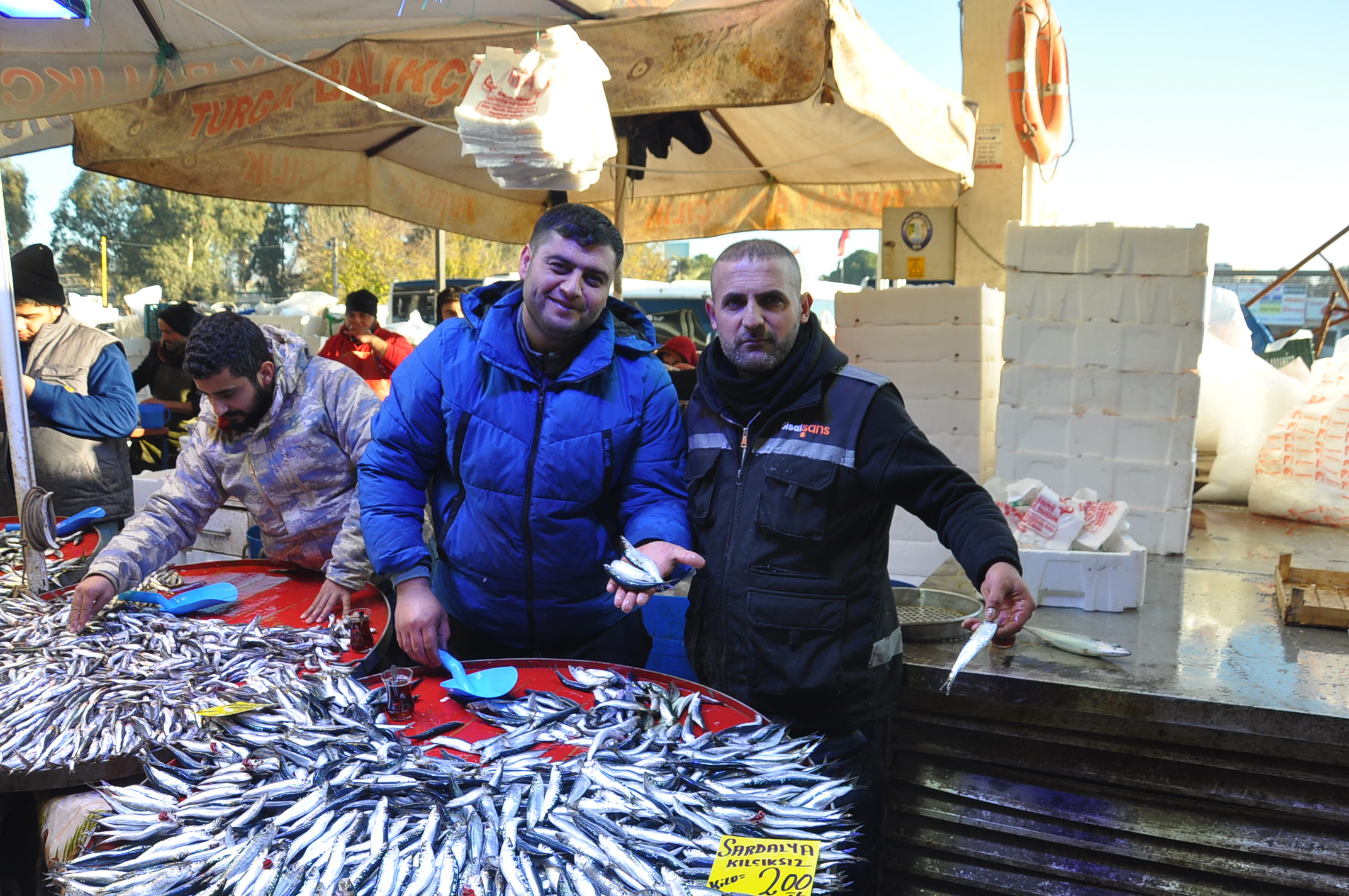 Salihli Carsamba Pazarinda Balik Fiyatlari 17 Aralik Carsamba Pazarin En Pahalisi Barb (13)