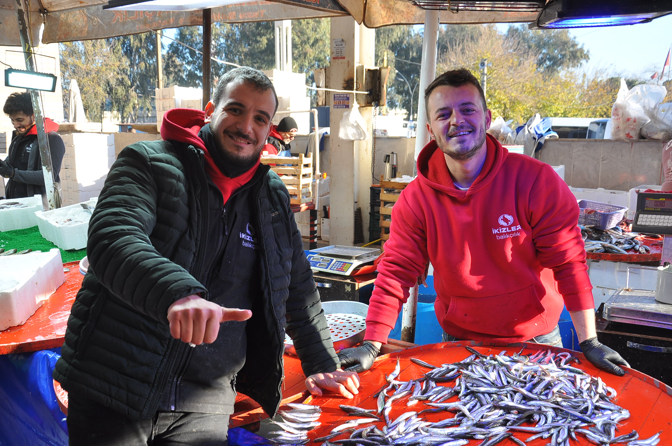 Salihli Carsamba Pazarinda Balik Fiyatlari 17 Aralik Carsamba Pazarin En Pahalisi Barb (5)