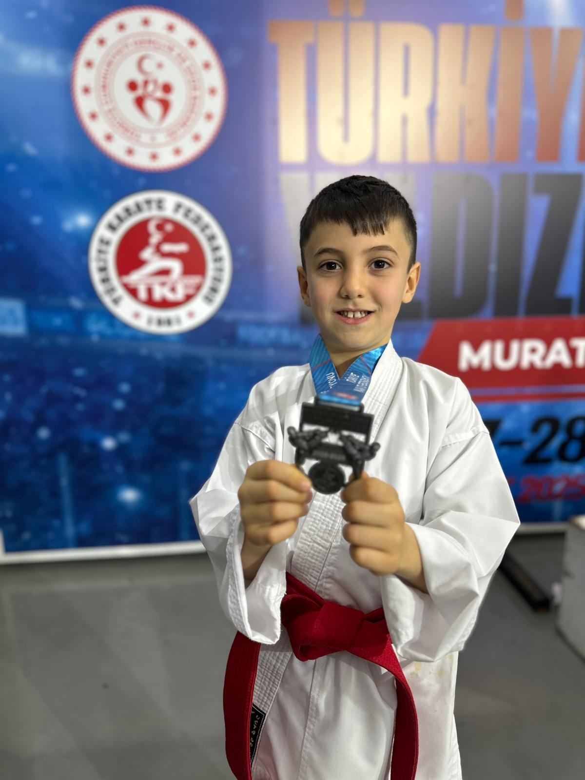 Salihli Deniz Urkmez Karate Spor Kulubu Ogrencileri Manisa Etabina Damga Vurdu (6)
