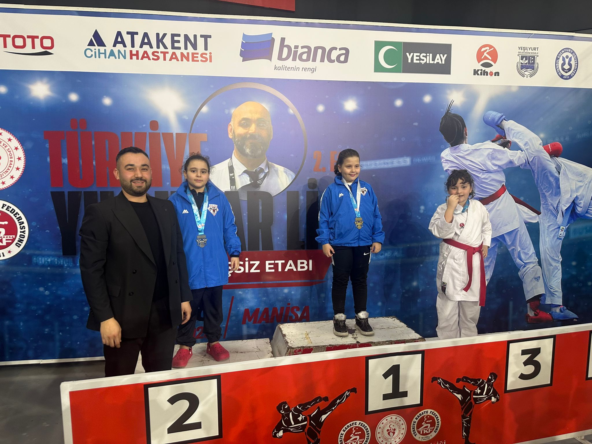 Salihli Deniz Urkmez Karate Spor Kulubu Ogrencileri Manisa Etabina Damga Vurdu (9)