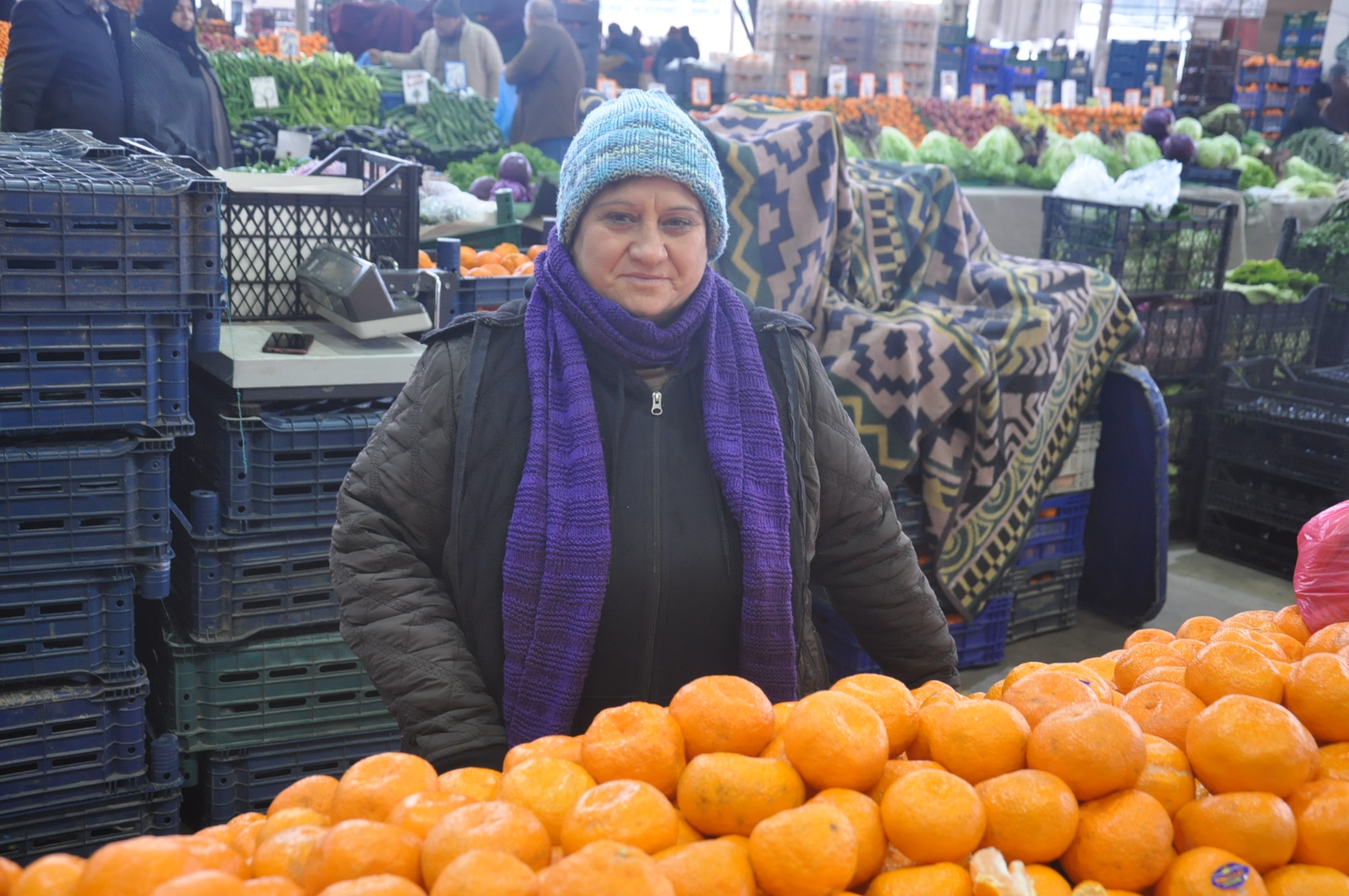 Salihli Icin Pazardaki Guncel Fiyatlar 31 Aralik Carsamba Pazaryerinde Yilbasi Telasi (17)