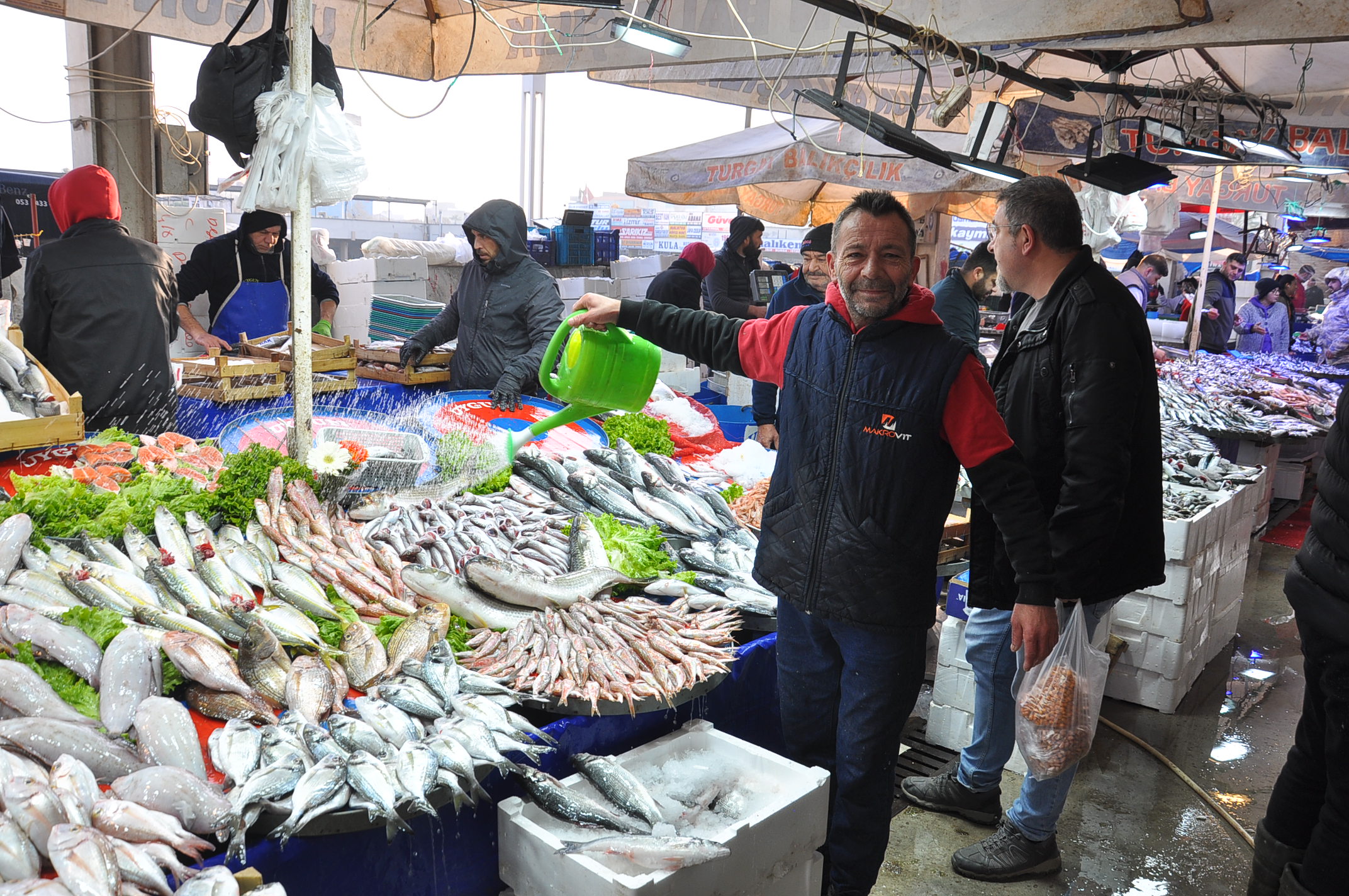 Sali̇hli̇ Pazaryeri̇ Balik Fi̇yatlarti (4)