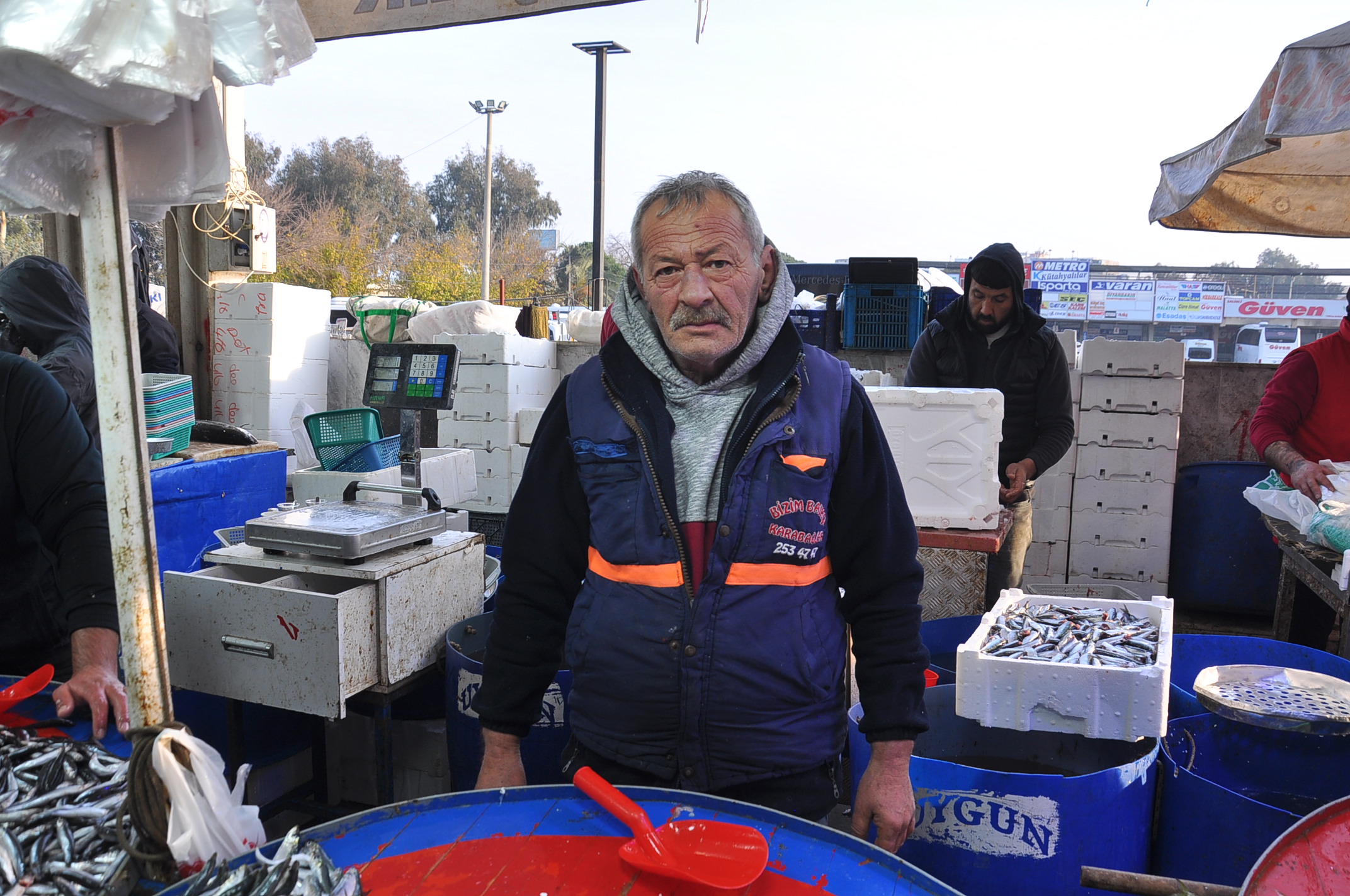 Sali̇hli̇ Pazaryeri̇ Balik Fi̇yatlarti (5)