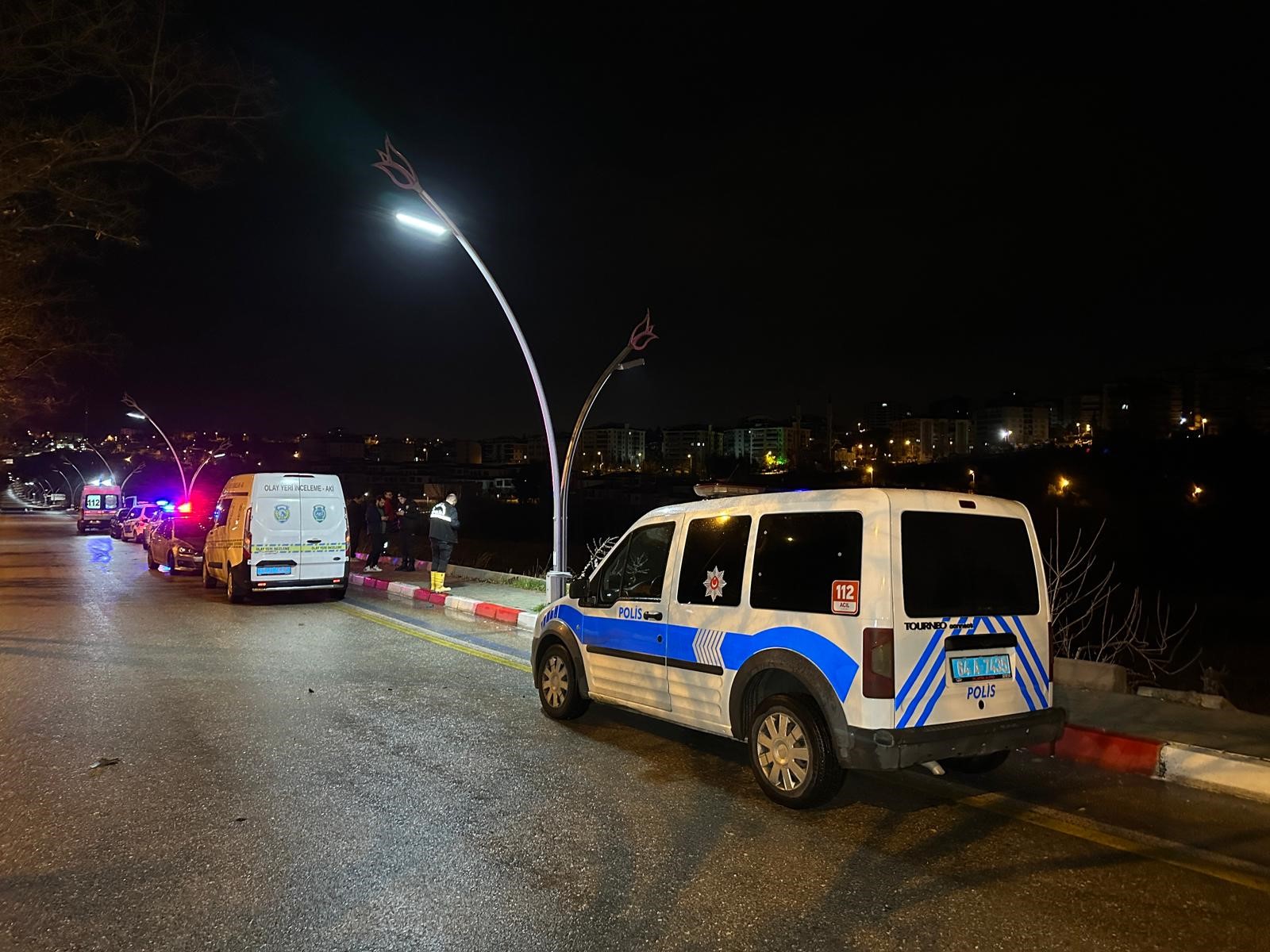 Salihli Uşak Karayolu’nda Korkunç Kaza! Kontrolden Çıkan Araç Şarampole Uçtu, 2 Kişi Hayatını Kaybetti (2)