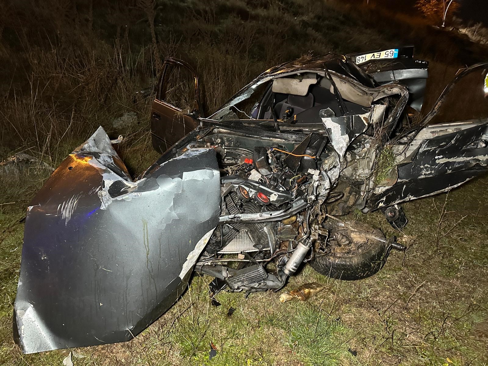 Salihli Uşak Karayolu’nda Korkunç Kaza! Kontrolden Çıkan Araç Şarampole Uçtu, 2 Kişi Hayatını Kaybetti (9)