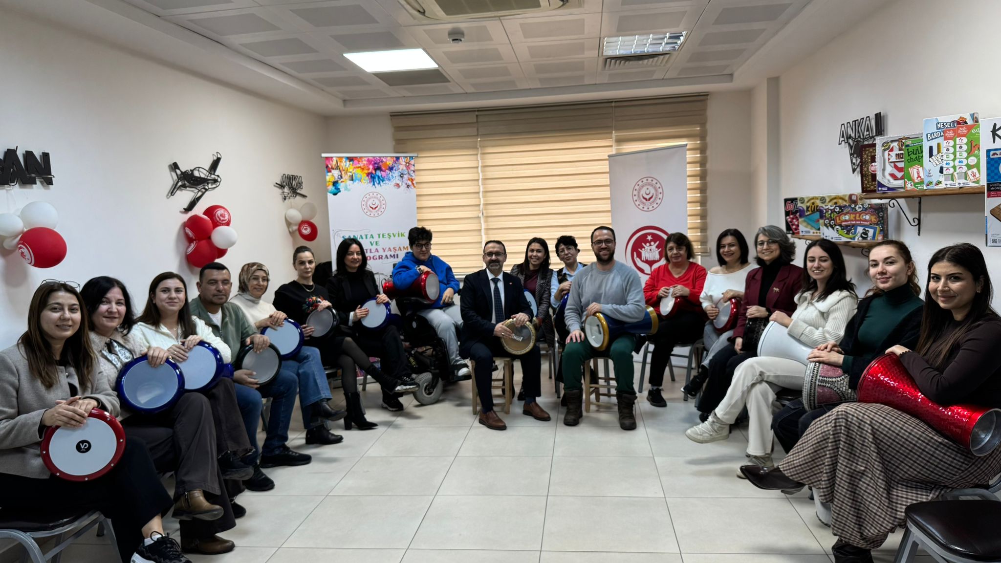 Salihli’de Şehit Ve Gazi Ailelerine Sanatla Destek (2)