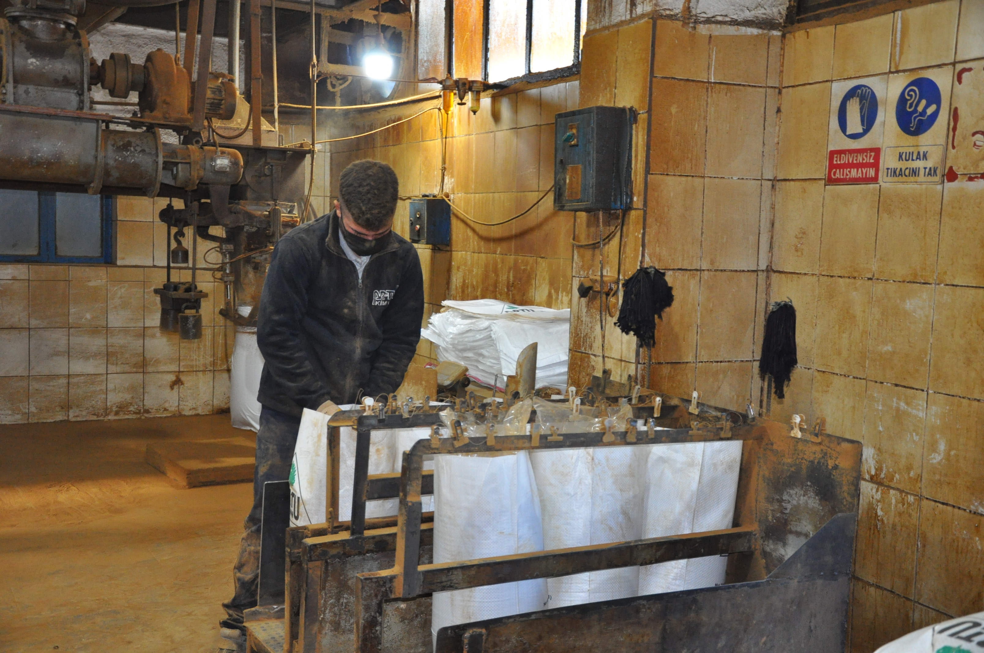 Salihli’nin Sanayi Devi ‘Ar Tu Kimya’ Valeks Üretimi Ile Dünyada Tek (10)