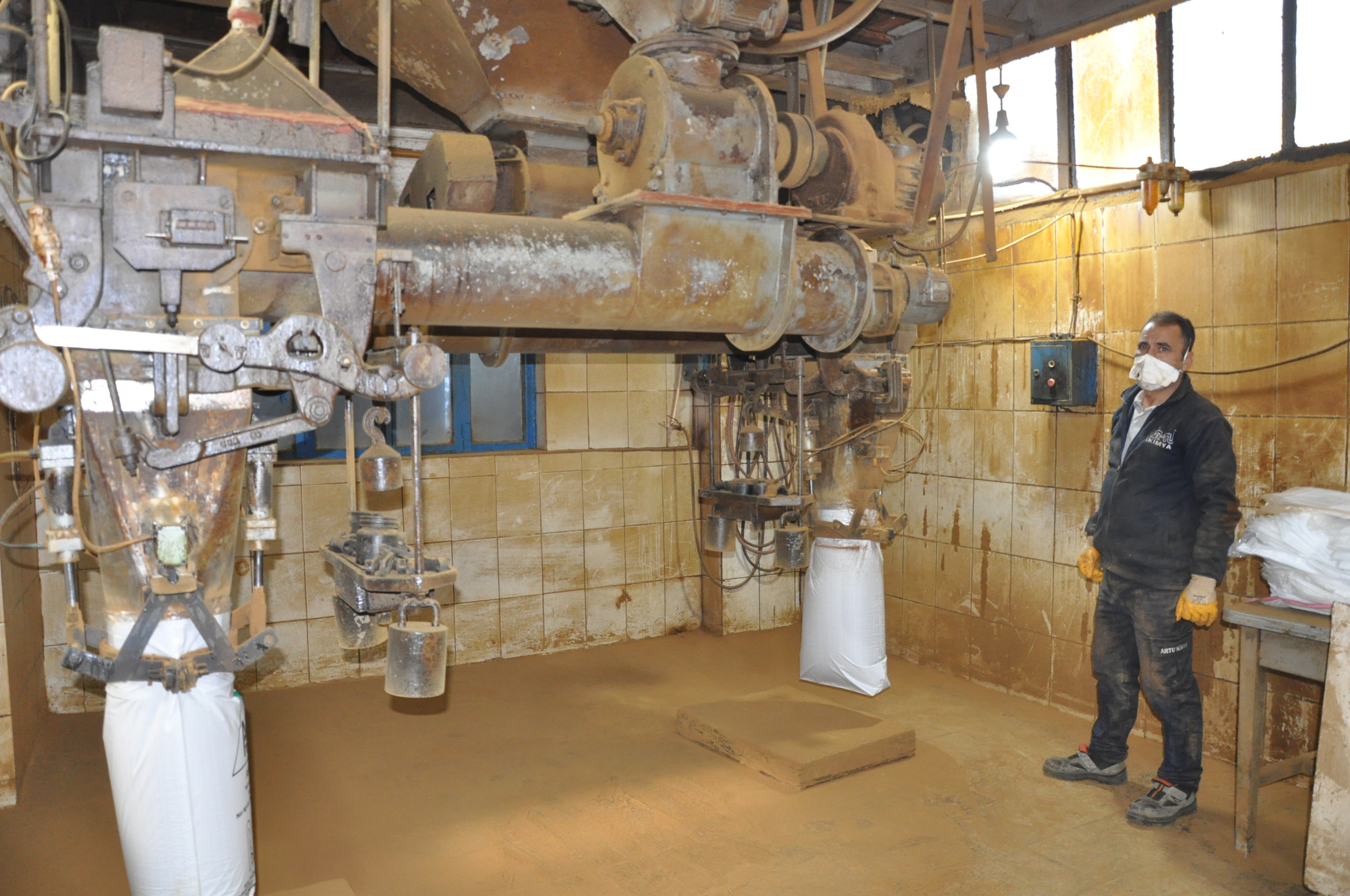 Salihli’nin Sanayi Devi ‘Ar Tu Kimya’ Valeks Üretimi Ile Dünyada Tek (11)