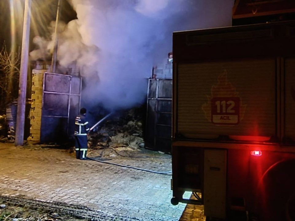 Samanlik Alev Alev Yandi 5 Koyun Telef Olurken Caresizce Izledi (3)