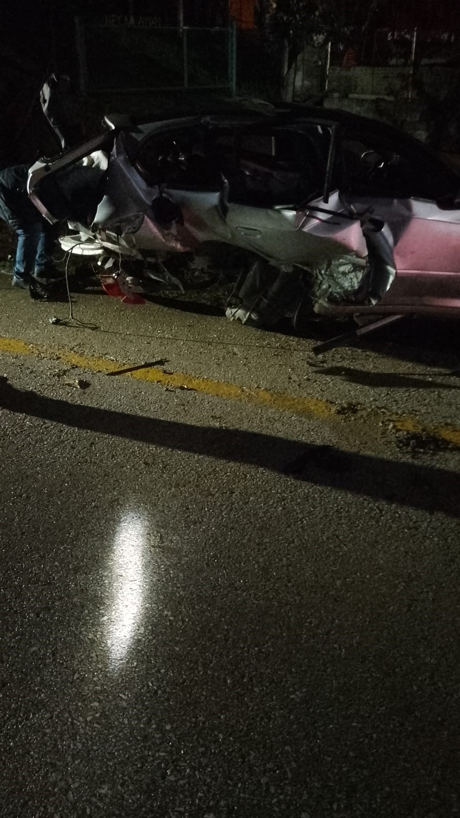 Şarampole Yuvarlanan Otomobilde Bir Aile Yıkıldı (2)