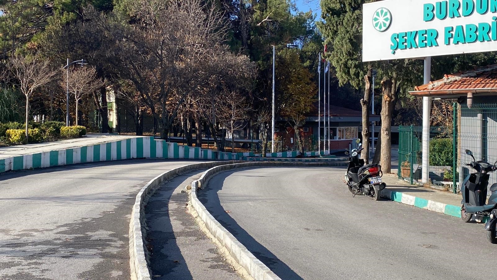 Şeker Fabrikasında Korkunç Iş Kazası Çatıdan Düşen Işçi Hayatını Kaybetti (3)