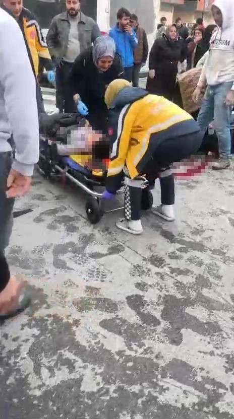 Servis Minibusu Yaya Gecidinde 10 Yasindaki Cocuga Carpti Mirac Efe Hayatini Kaybetti (1)