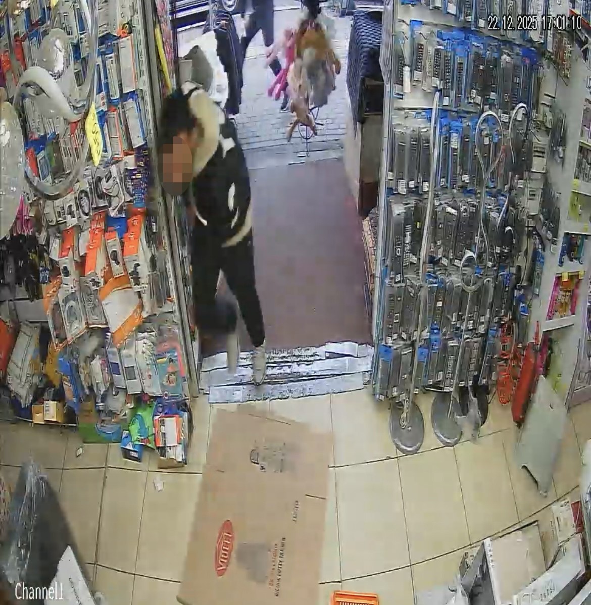 Sokak Ortasında Silah Sesleri Husumetli Dehşeti Saniye Saniye Kaydedildi (3)