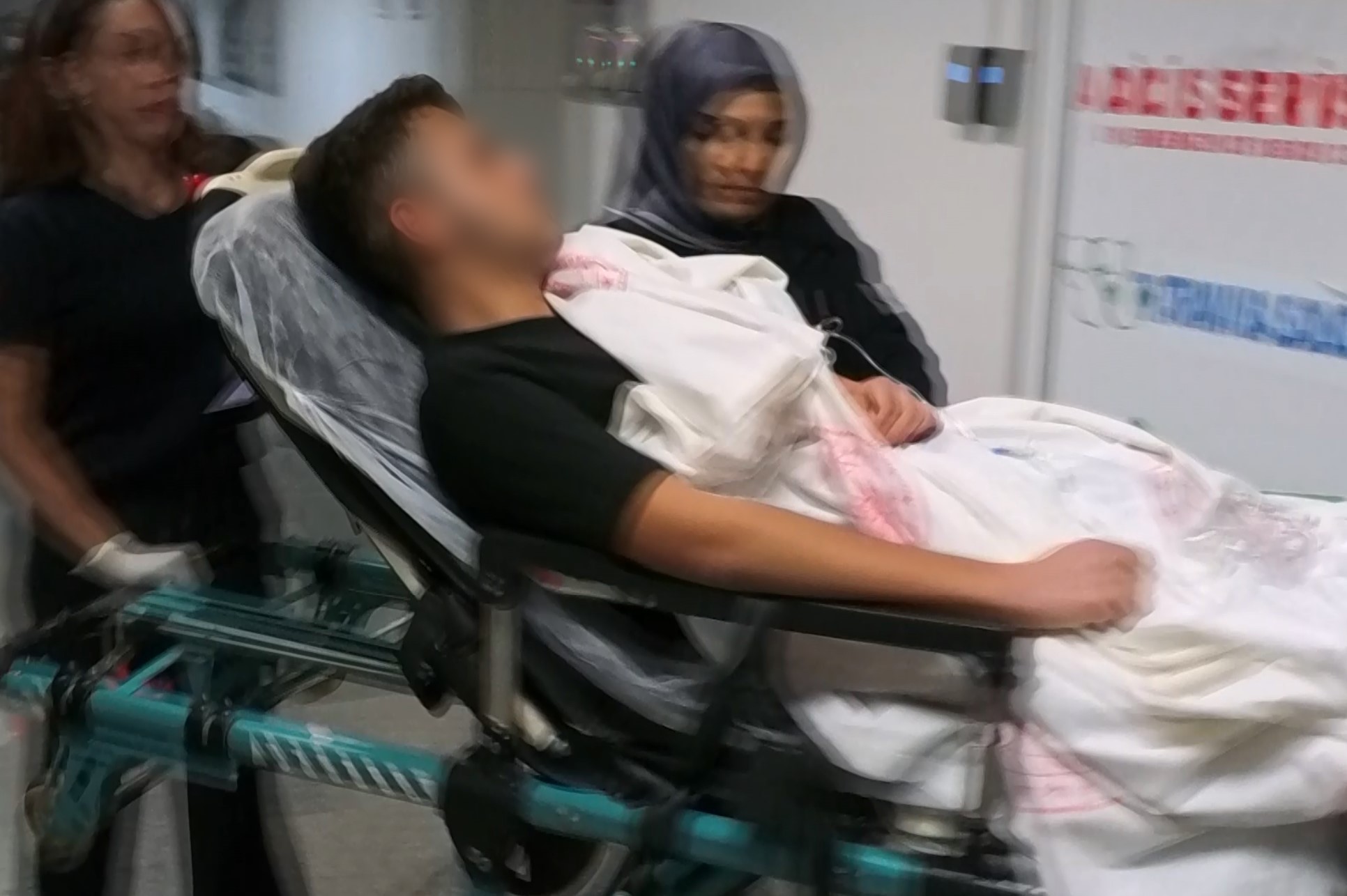 Sokakta Cikan Tartisma Bicakli Kavgaya Donustu Kucuk Cocuk Arkadasi Tarafindan Bicakla (1)-1