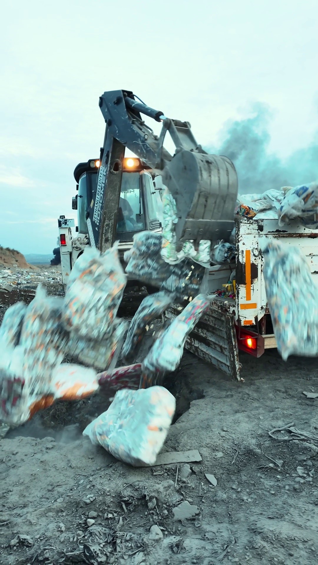 Son Kullanma Tarihi Gecmis 2 Ton Abur Cubur Atese Verildi (4)