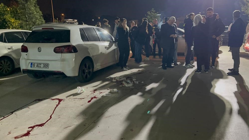 Spor Salonunda Bicakli Kavga Minik Basketbolcular Yuzunden Tartisma Bicakli Kavgaya Do (2)