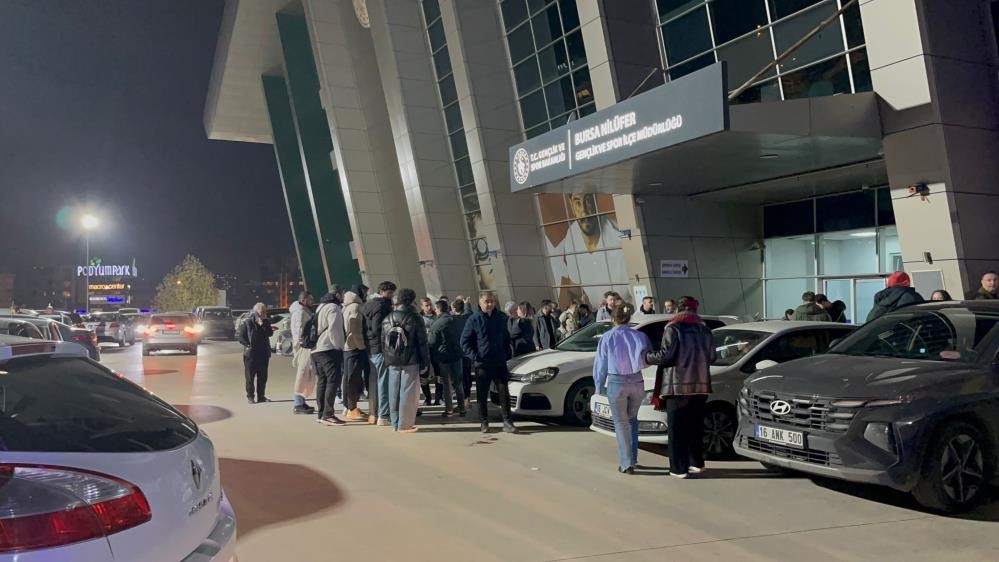 Spor Salonunda Bicakli Kavga Minik Basketbolcular Yuzunden Tartisma Bicakli Kavgaya Do (3)